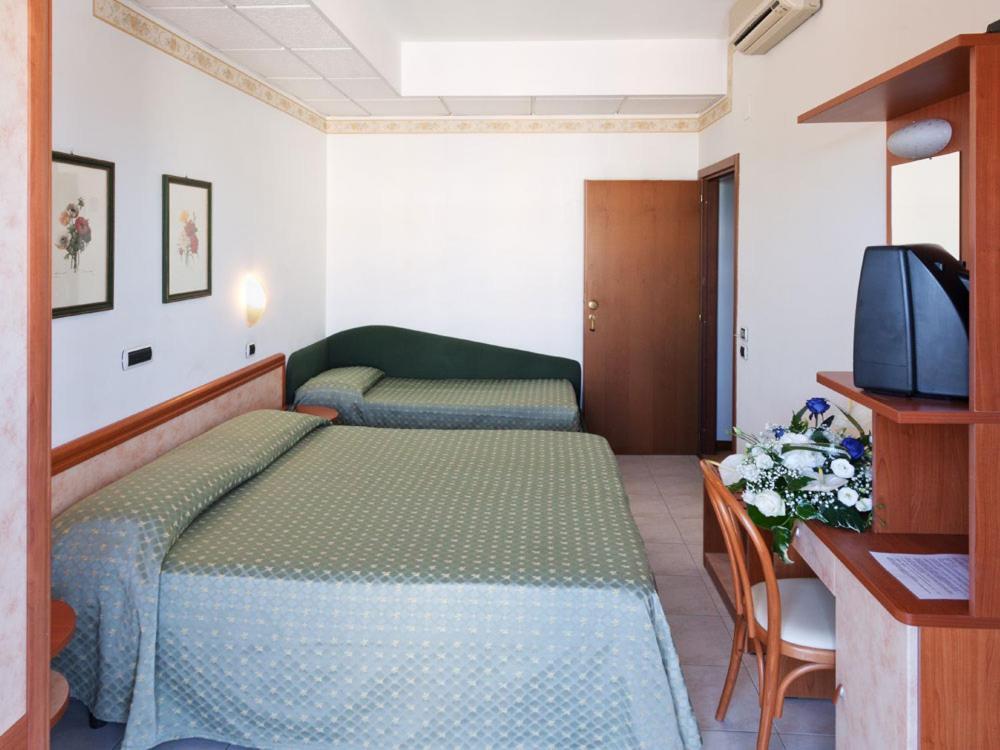 Hotel Joli Alba Adriatica Luaran gambar